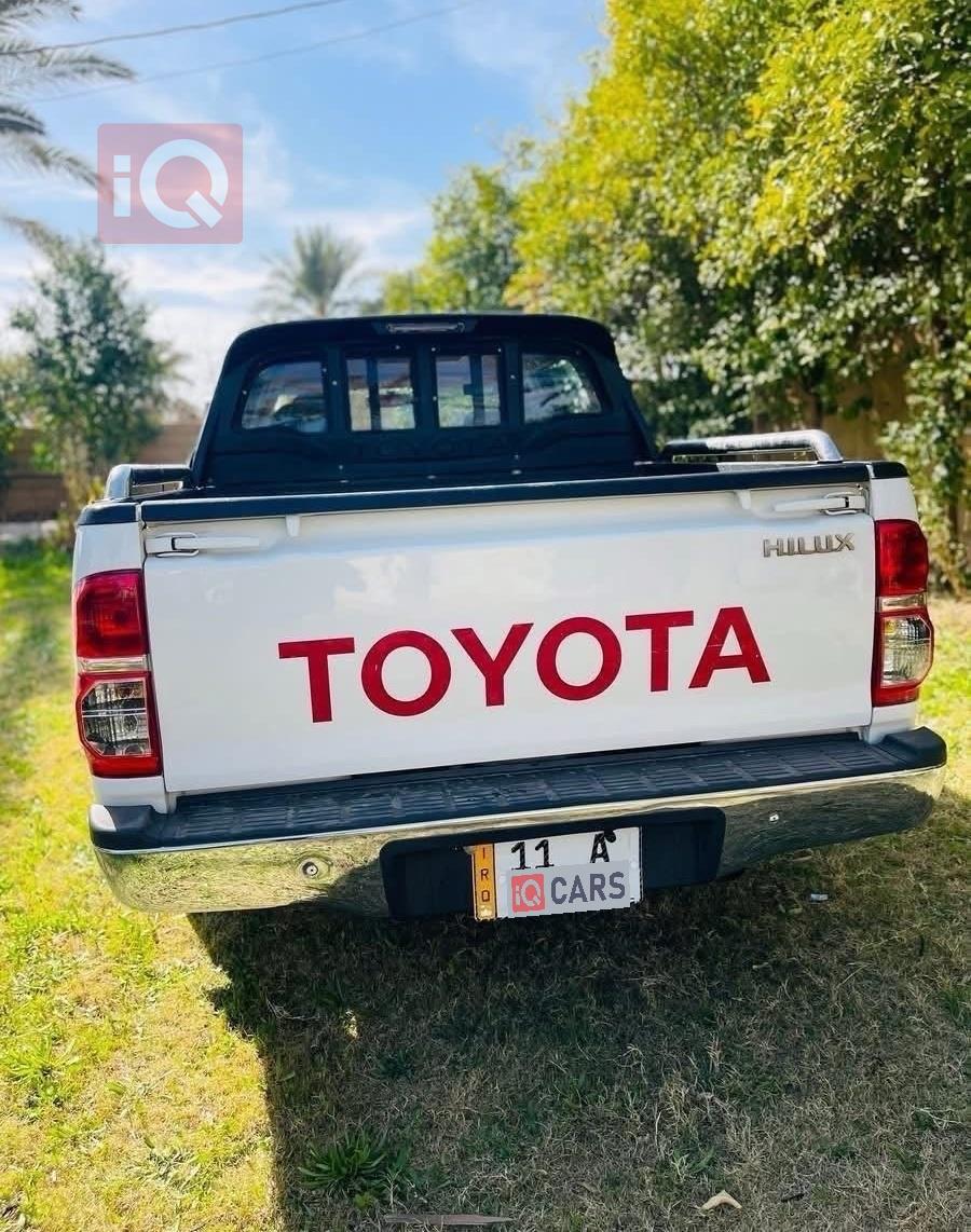 تويوتا هايلوكس